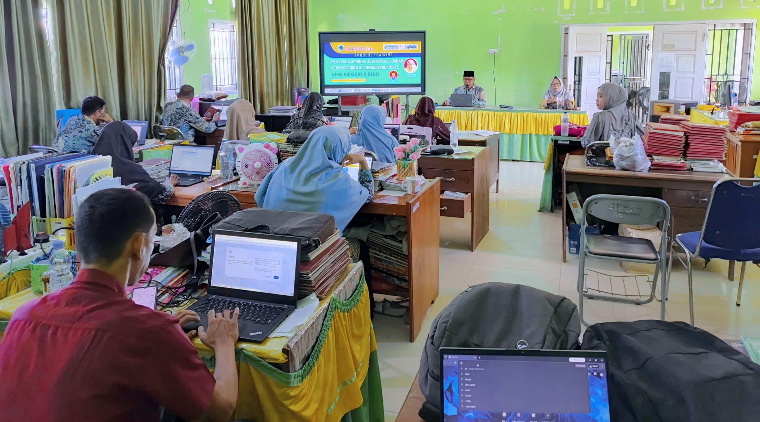 Menuju Pembelajaran Digital yang Inovatif, SMAN 2 Biau Selenggarakan IHT Administrasi Pembelajaran Berbasis Microsite Menuju Pembelajaran Digital yang Inovatif, SMAN 2 Biau Selenggarakan IHT Administrasi Pembelajaran Berbasis Microsite
